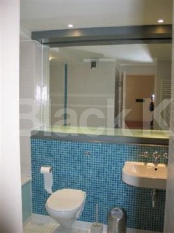 			MUST BE SEEN!, 2 Bedroom, 1 bath, 1 reception Apartment			 Hanway Place, SOHO